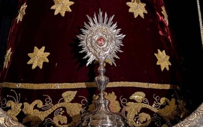 El Lignum Crucis también está en el Altar de Cultos de la Hermandad