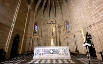 El Altar Mayor de San Juan para la Pascua