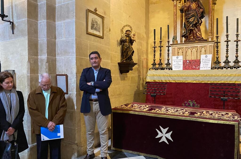 Presentada la recuperada Bambalina de la Hermandad