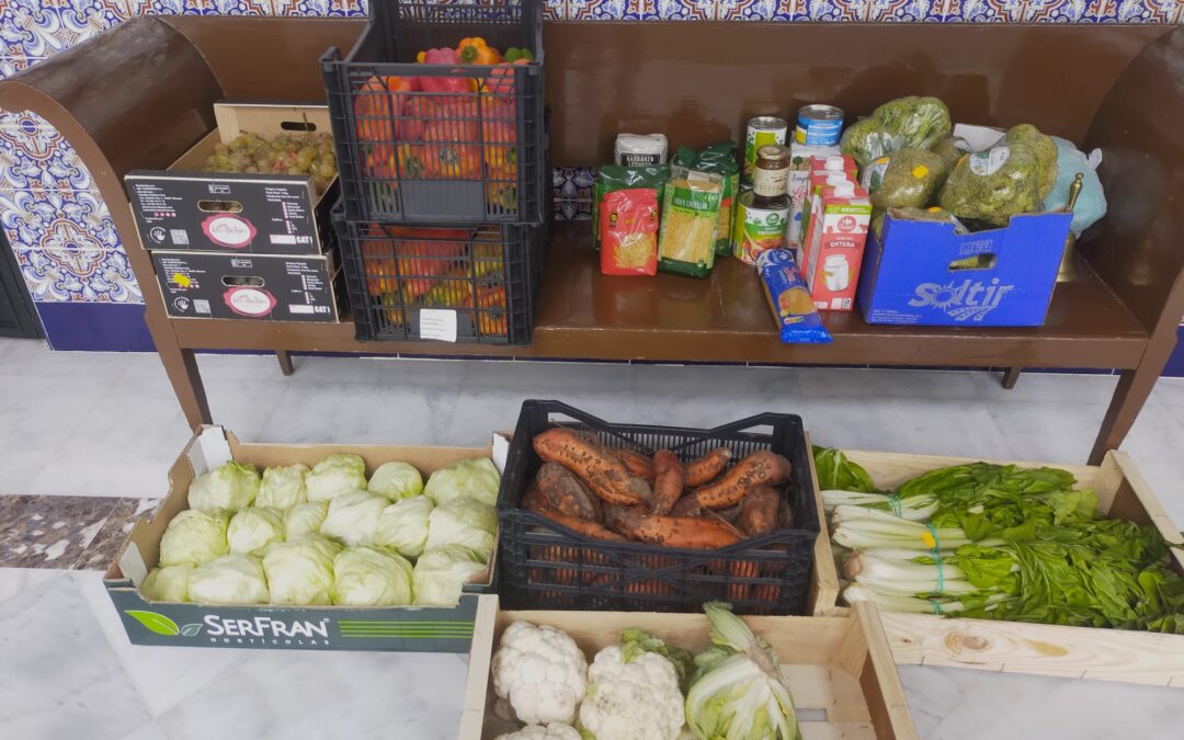 Nueva entrega de alimentos en las Reparadoras