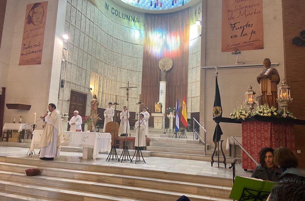 La Hermandad ha asistido hoy domingo 22, a la Misa en honor del Beato Chaminade en el Pilar