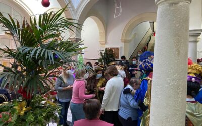 El Hogar de los Dolores una visita obligada todos los años de los Reyes Magos de la Hermandad