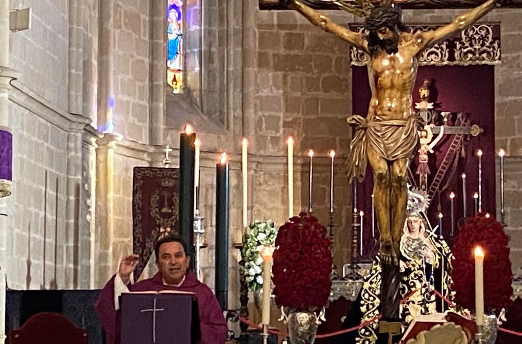 Hoy domingo a las 10 de la mañana, Misa de apertura del Besamanos en San Juan