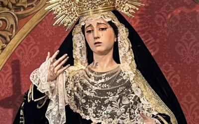 Nuestra Señora de las Lágrimas ya está de nuevo en su Altar