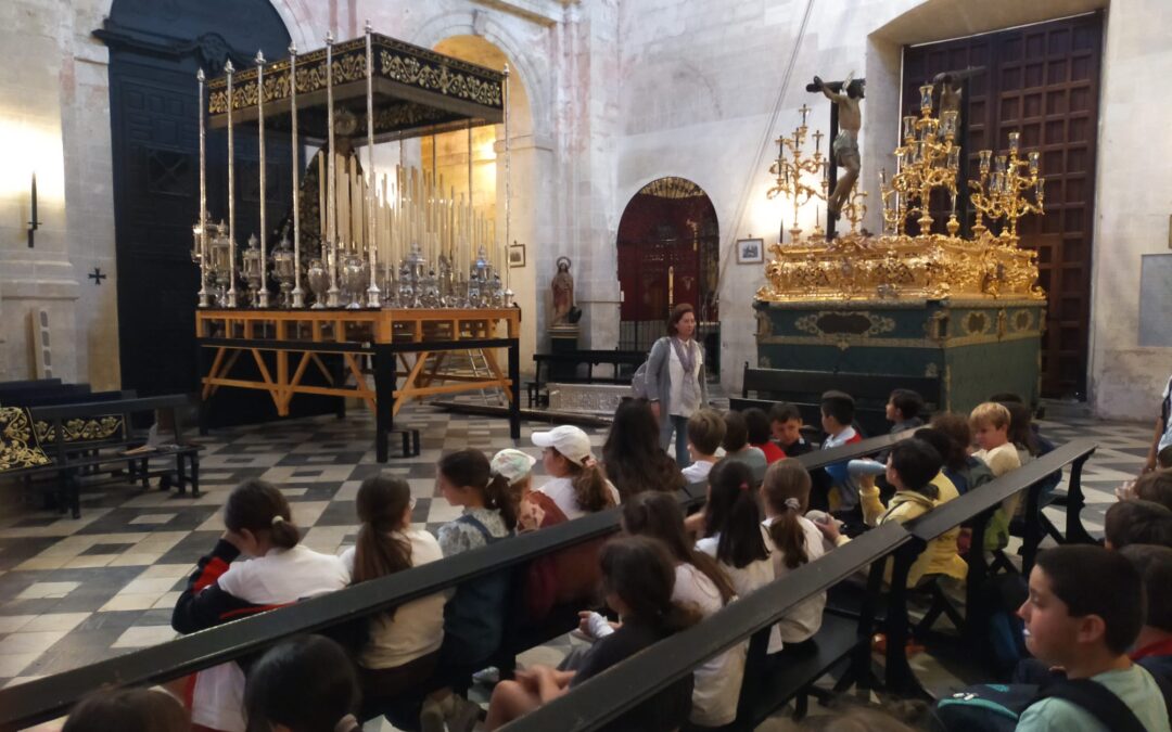 Los alumnos de primaria del colegio de El Pilar han visitado este miércoles San Juan
