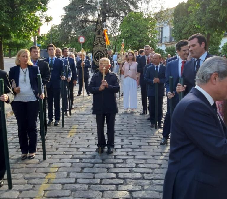 Acompaña hoy domingo a la Hermandad en la procesión del Corpus