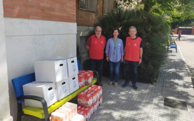 Entrega de alimentos a Cáritas de El Pilar