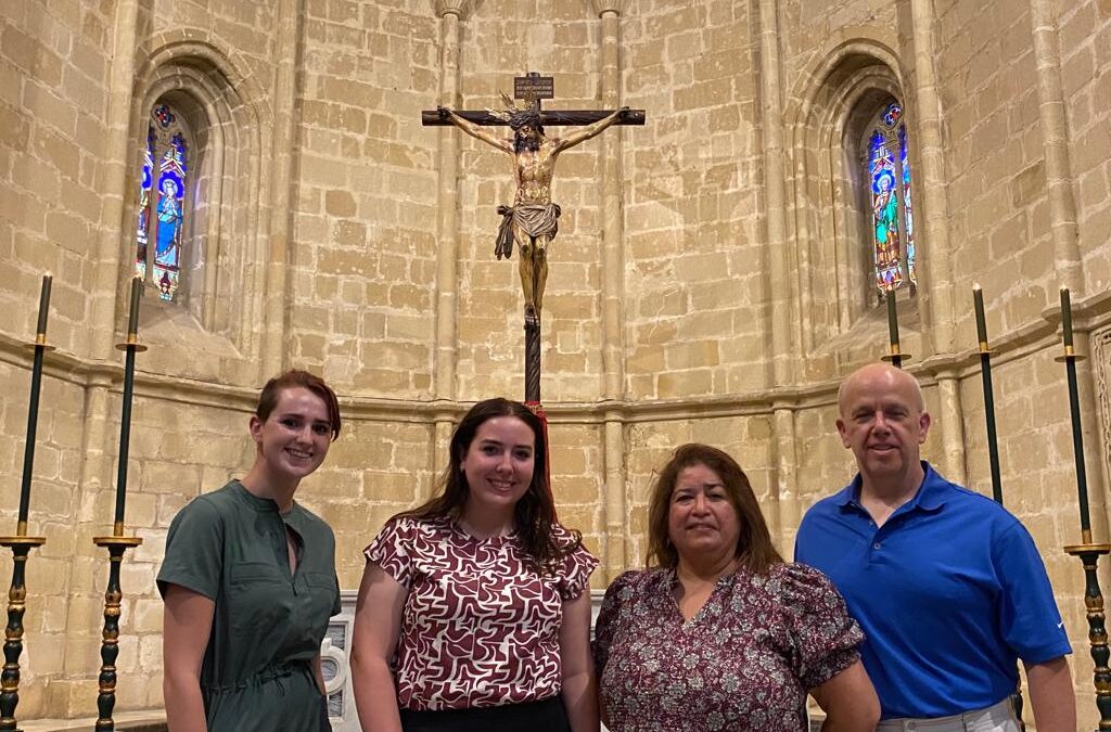 Agradecimiento a los arqueólogos que están trabajando en la cripta de San Juan