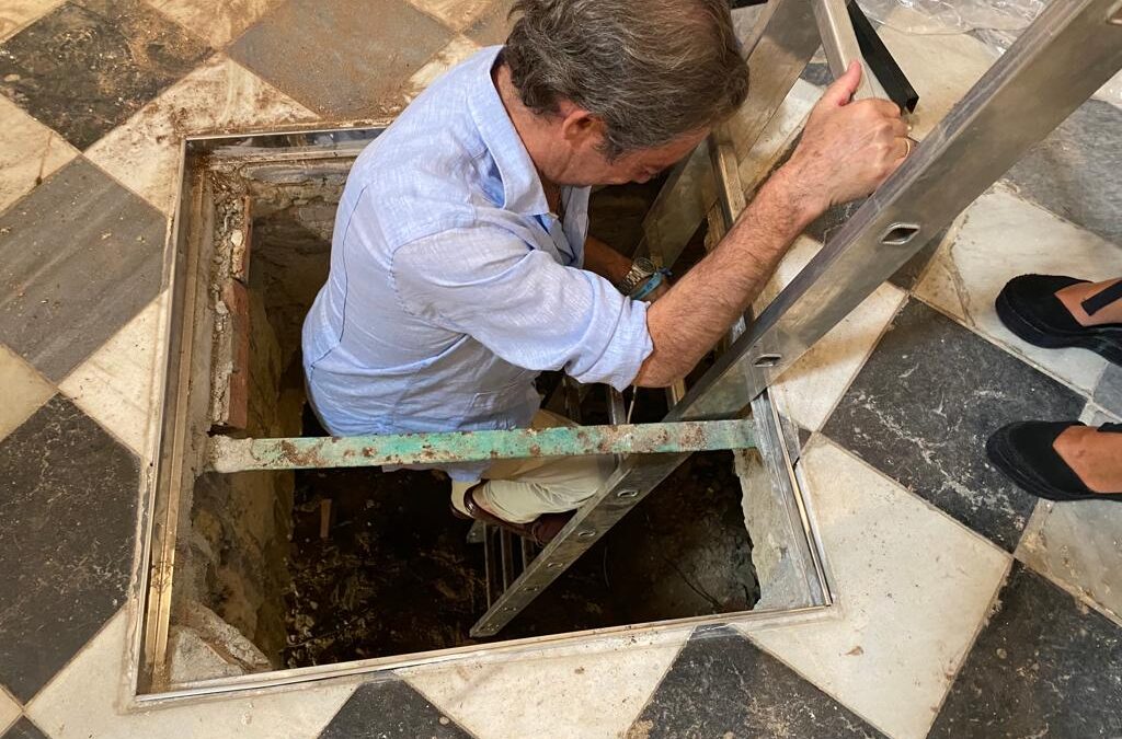 Visita a las excavaciones en la Cripta de San Juan de los Caballeros