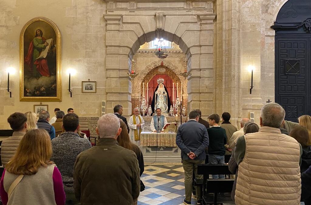 Hoy viernes día 8 hemos celebrado Misa de Hermandad con motivo de la Festividad de la Inmaculada