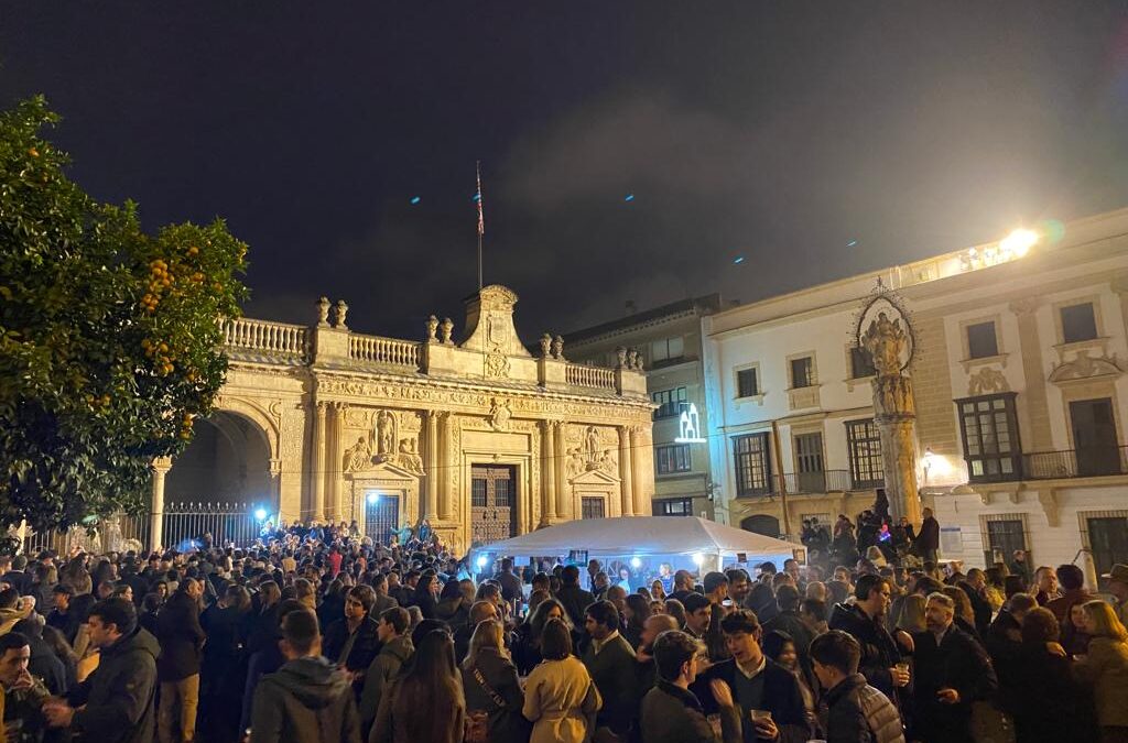 Gran éxito de nuestra Zambomba en la Plaza de la Asunción