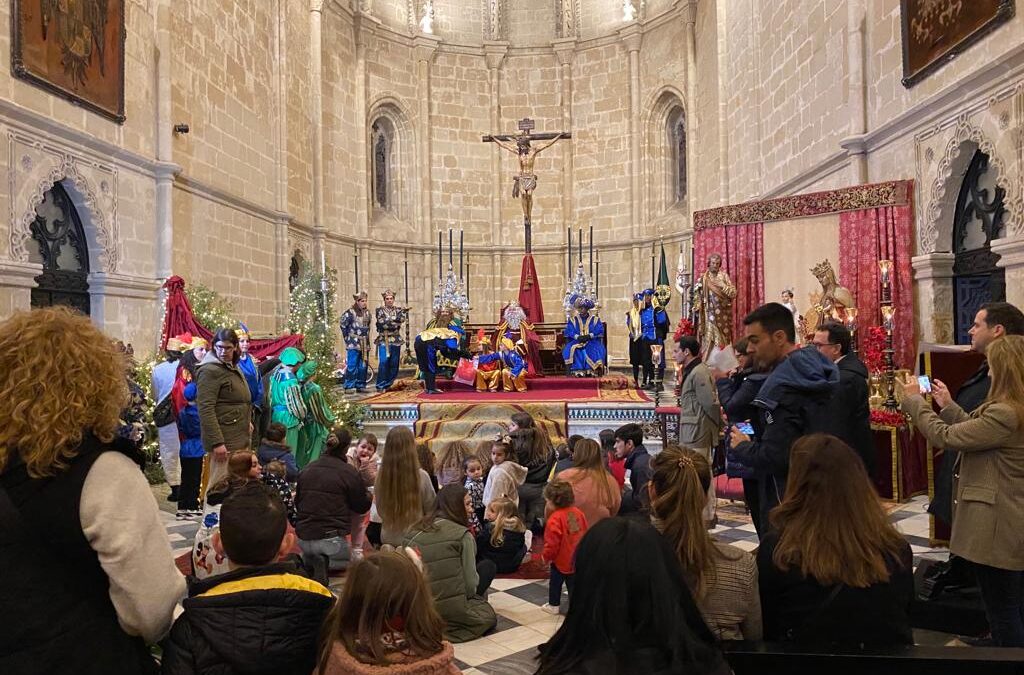 Extraordinario Pasacalles y visita a San Juan de los Caballeros de SSMM los Reyes Magos