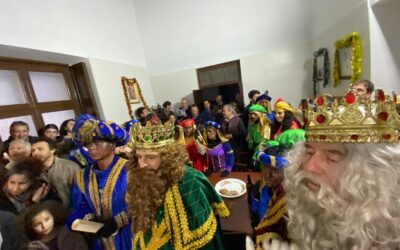 Visita SSMM los Reyes Magos a las Reparadoras