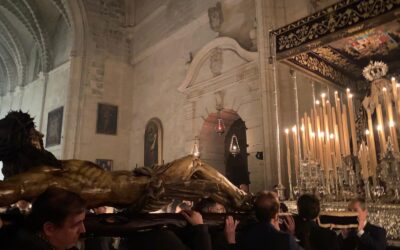 Este Jueves de Pasión ha tenido lugar el Traslado del Cristo de la Esperanza a su paso de salida