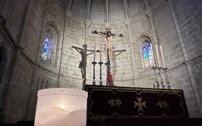 Una vela y nuestras oraciones por todos nuestros hermanos que mañana inician la Selectividad