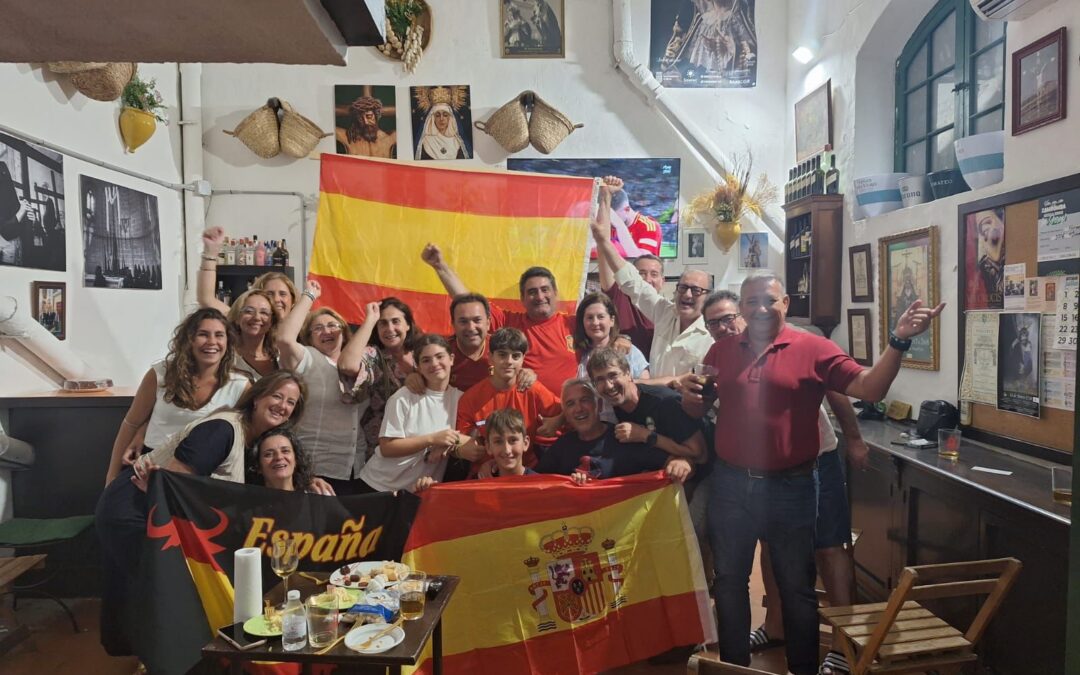 Viendo ganar la Eurocopa en la Hermandad