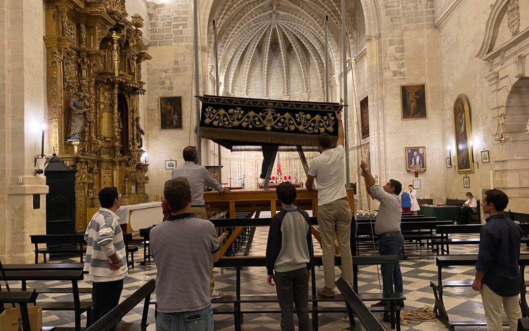 Desmontando el Paso de Palio