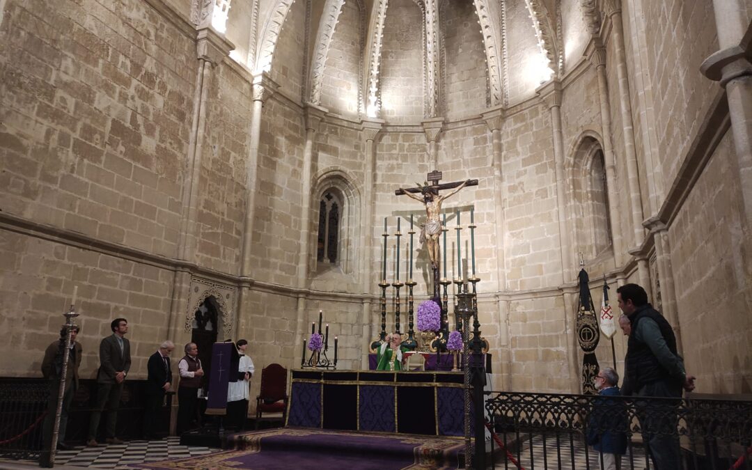 Este lunes 18 de noviembre hemos celebrado la mensual Misa del Santo Sepulcro en San Juan