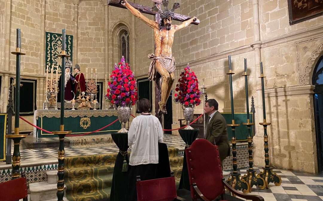 El Besapies del Cristo de la Esperanza se abre hoy primer Viernes de Marzo a las 09.00 horas con una Oración