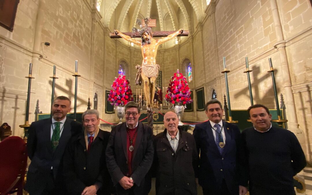 La Comunidad Marianista siempre con su Hermandad de la Santa Vera Cruz
