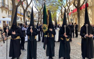 Asistencia a la Procesión del Santo Entierro