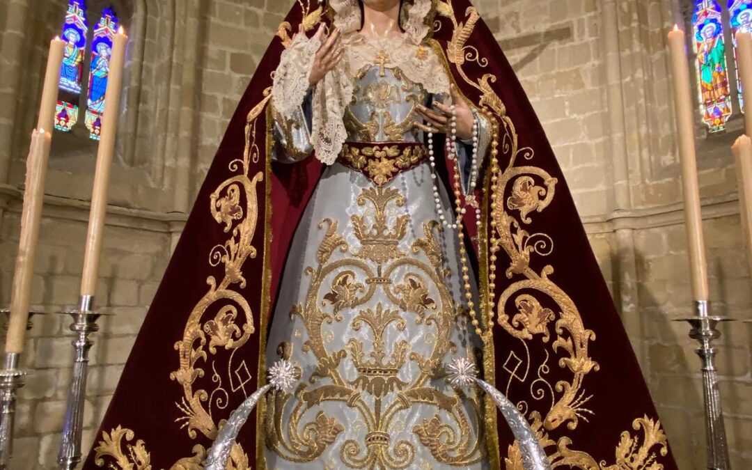 Estreno del nuevo Manto de vistas de Nuestra Señora de las Lágrimas