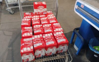 Nueva estrega de alimentos de la Bolsa de Caridad de la Hermandad