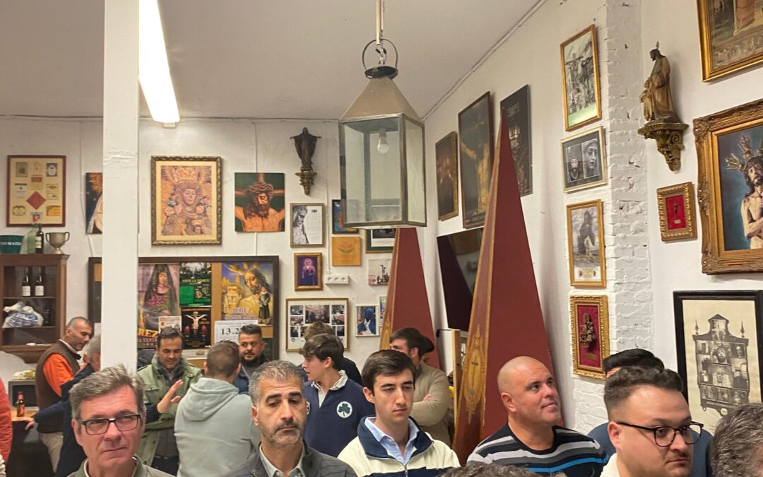 Mas de un centenar de costaleros en la Igualá del Paso del Santísimo Cristo de la Esperanza