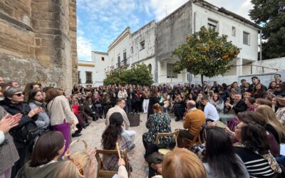 Espectacular Zambomba de nuestra Hermandad en el Pasaje de la Santa Cruz este sábado día 20