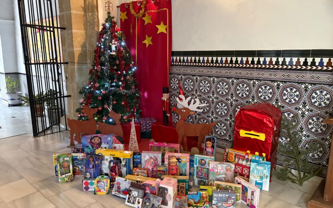 Entrega de juguetes al Comedor del Salvador