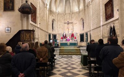 El Párroco de San Juan de los Caballeros, Don Carlos Redondo está predicando el Quinario