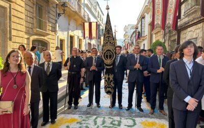 Asistencia corporativa a la Procesión de la Virgen de la Merced.